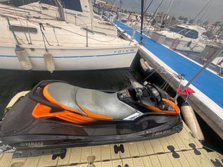 Moto de agua Yamaha 3 plazas+remolque+funda+chalec
