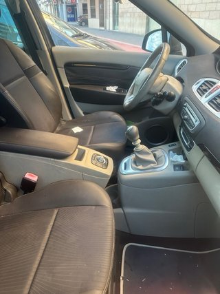 Renault Grand Scenic 2009 de 7 plazas