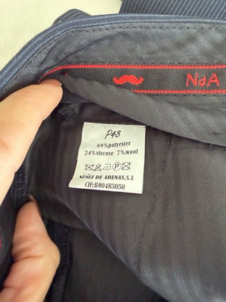 Traje de hombre negro con raya diplomatica