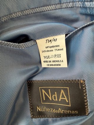 Traje de hombre negro con raya diplomatica