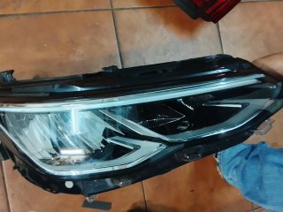 Faro Delantero Derecho Golf 8 LED