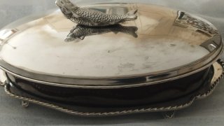Conjunto fuentes metálicas y bandeja