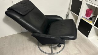Sillón reclinable de cuero negro