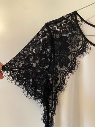 Abito Motivi bianco e nero con pizzo