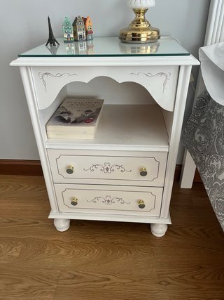 Dormitorio juvenil blanco con detalles