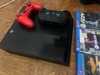 Consola PS4 + 3 Juegos + 2 Mandos