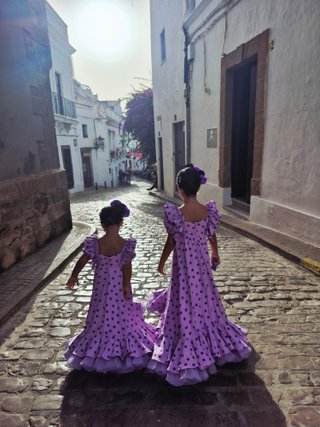 Trajes de flamenca para niñas. Tallas 4 y 8.