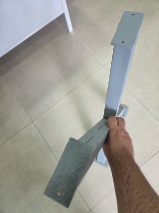 Patas para mesa de metal grises