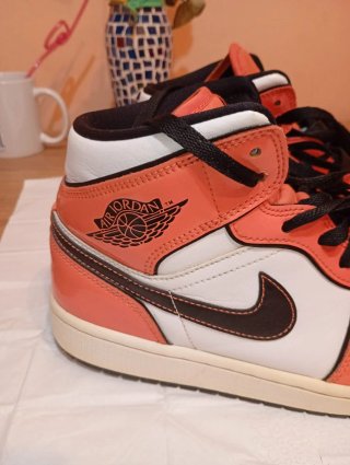 Zapatillas Jordan Retro 1 Mid Naranja y Blanco