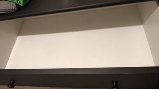 Mueble de madera negro