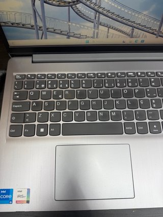 Portátil Intel 11th Gen i5 8GB 500ssd