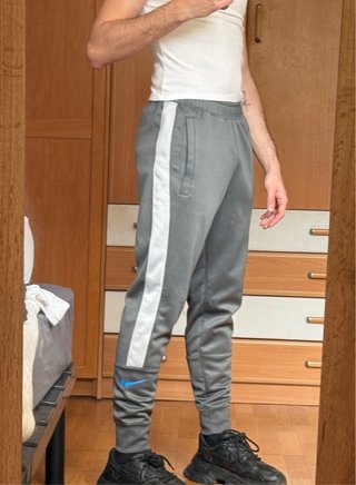 Pantalón chándal jogger Nike gris