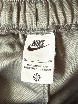 Pantalón chándal jogger Nike gris