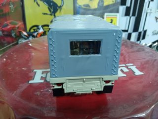 Coche a escala Schuco 1:18