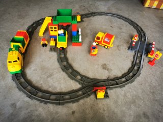 Lego Duplo 2933 Deluxe Train Set with Motor