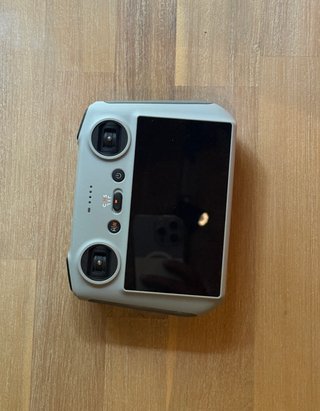 DJI Mini 3 Pro + Mando RC + 3 batterie + borsa Fly More
