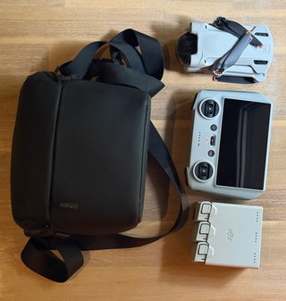 DJI Mini 3 Pro + Mando RC + 3 batterie + borsa Fly More