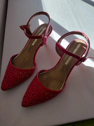 Zapatos rojos de mujer