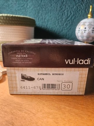 Zapatos planos DULLADI ante burdeos talla 30
