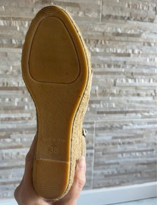 Sandalias Kourtesy doradas esparto