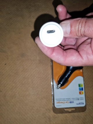 Cargadores USB Coche Zoopa. Y otros.