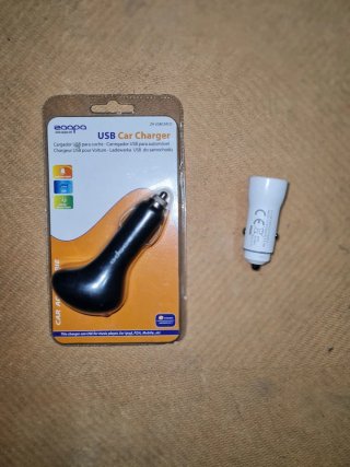 Cargadores USB Coche Zoopa. Y otros.