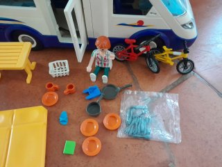 Autocaravana Playmobil 5859 con accesorios