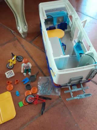 Autocaravana Playmobil 5859 con accesorios