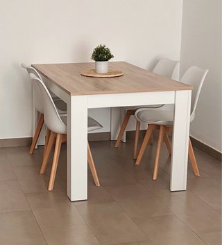 Mesa comedor y 4 sillas