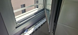 Ventana Oscilobatiente Aluminio con Persiana