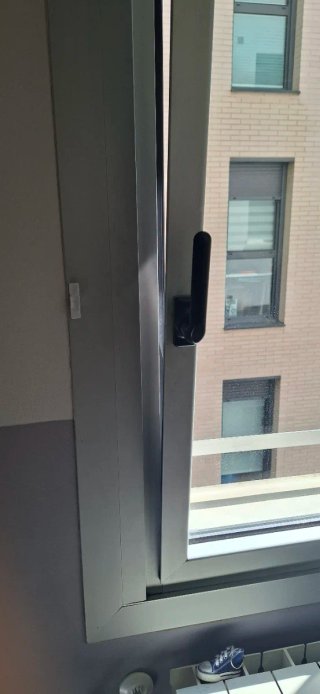 Ventana Oscilobatiente Aluminio con Persiana