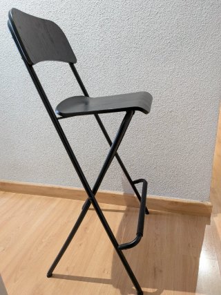 Taburetes altos plegables madera y acero negros