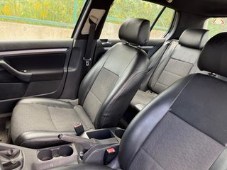 Volkswagen Golf 2004