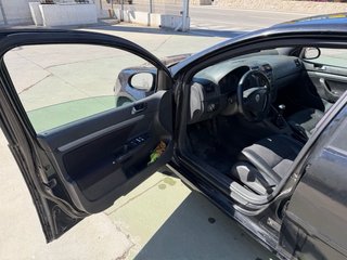 Volkswagen Golf 2004