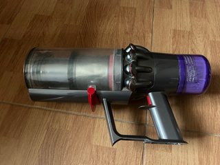 Cuerpo Aspirador Dyson V11. Funciona bien