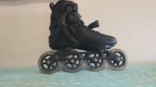 Casco y protecciones patines en línea con facturas