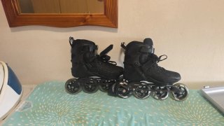 Casco y protecciones patines en línea con facturas