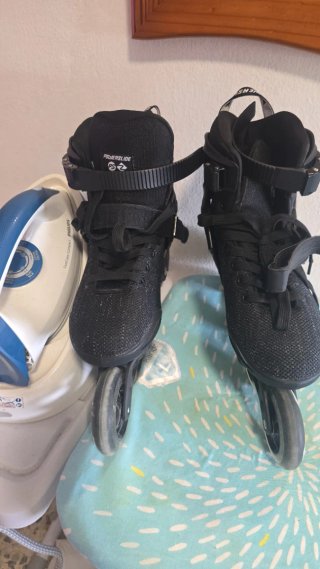 Casco y protecciones patines en línea con facturas