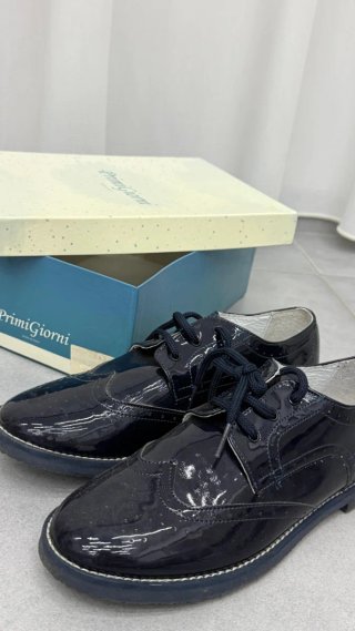 Scarpe eleganti vernice blu