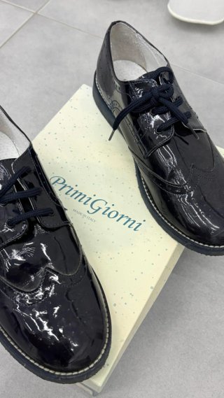 Scarpe eleganti vernice blu