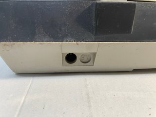 Radiola Tocadiscos Radio Portátil Antiguo