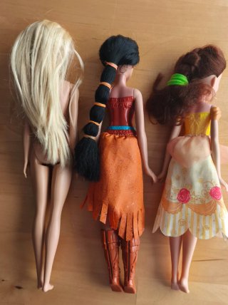 Lote de 5 muñecas: Barbie, Bratz y más