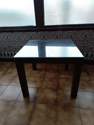 Mesa madera Ikea con cristal