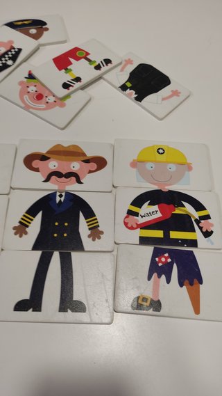 Juego de personajes infantiles para baño - espuma
