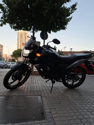 Honda CBF 125cc Negra