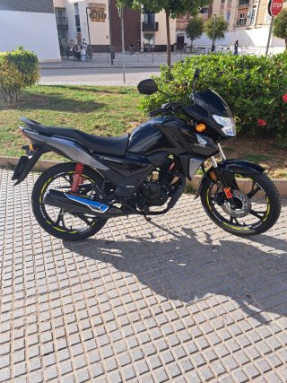Honda CBF 125cc Negra