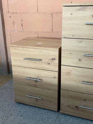 Cómoda y Mesitas de Noche Madera
