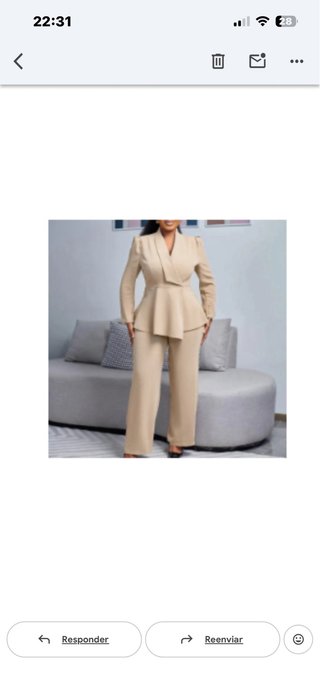 Conjunto beige