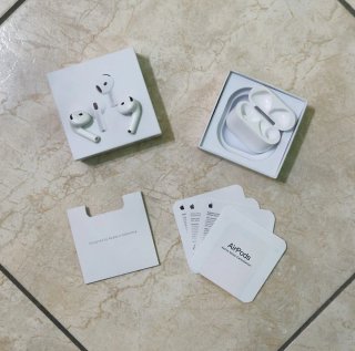 Apple AirPods 4