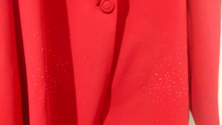 Traje de pantalón rojo
